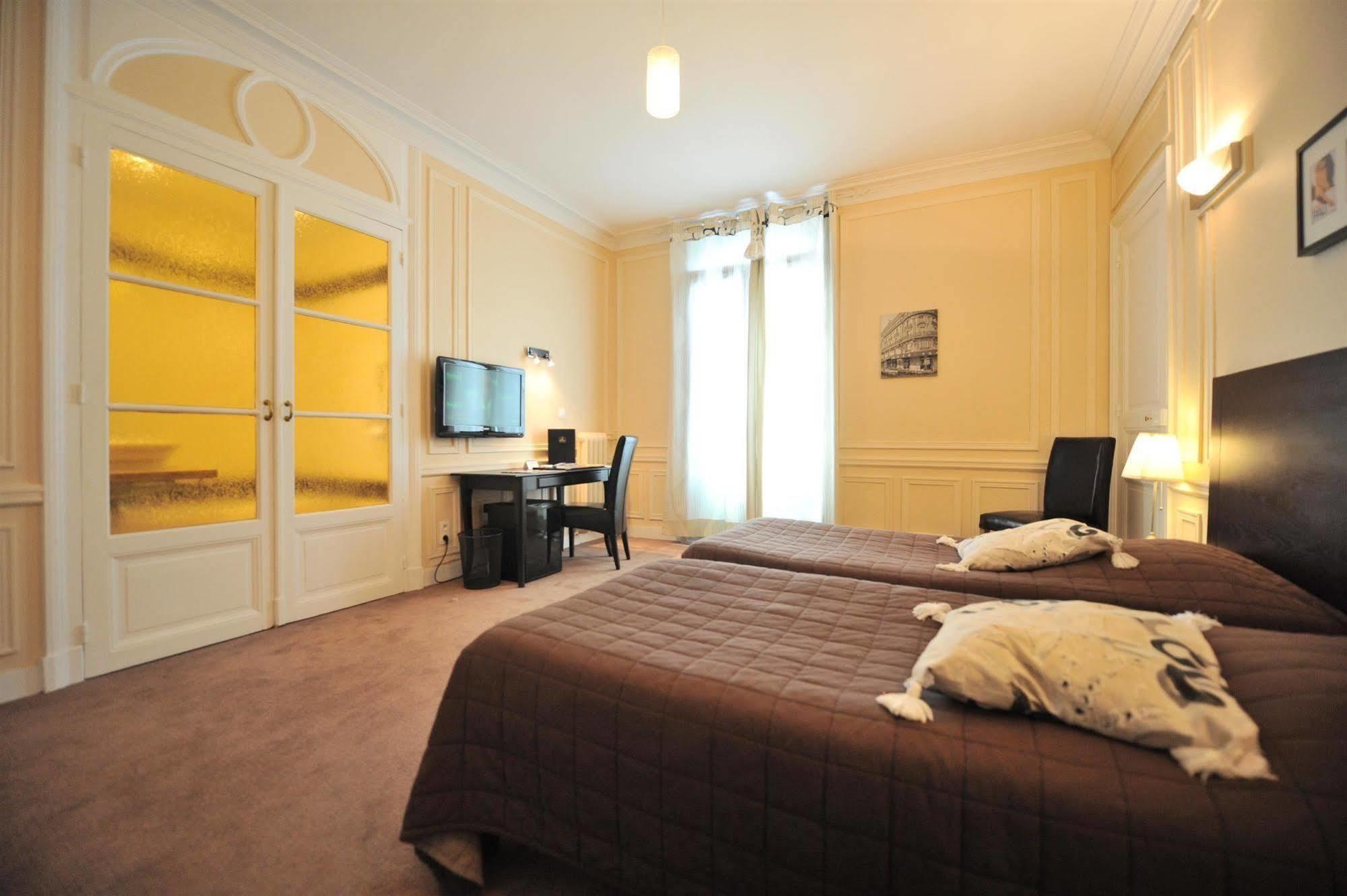 Hotel Continental Pau Centre Εξωτερικό φωτογραφία